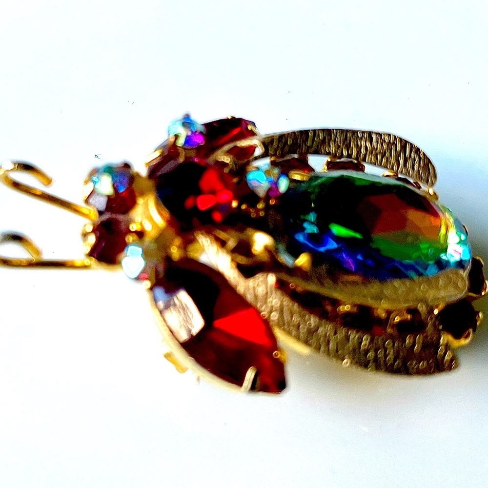 Elegant Gold and Multicolor Brooch
